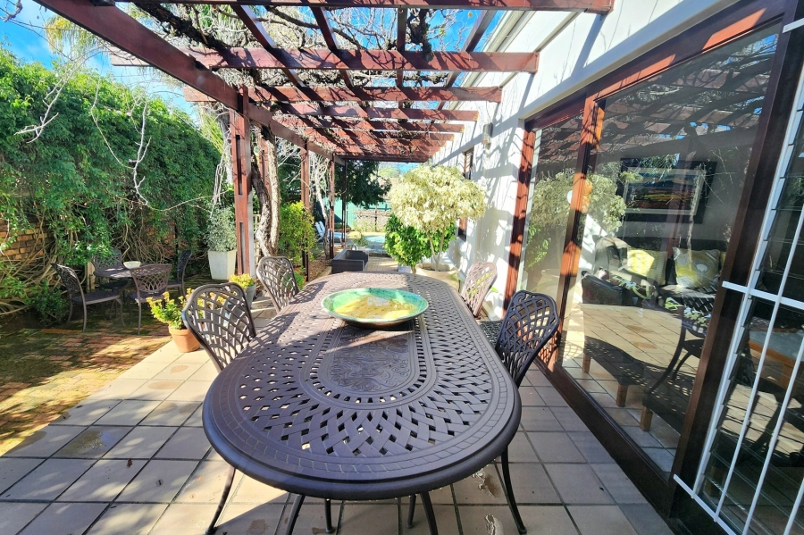 4 Bedroom Property for Sale in Panorama Western Cape